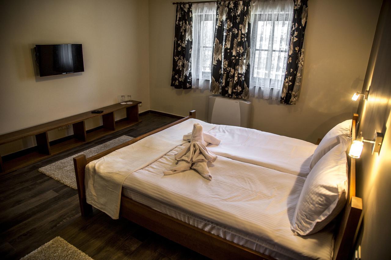 Red House Villa Копривщица Екстериор снимка